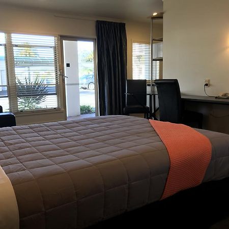 Pacific Harbour Motor Inn Гисборн Экстерьер фото