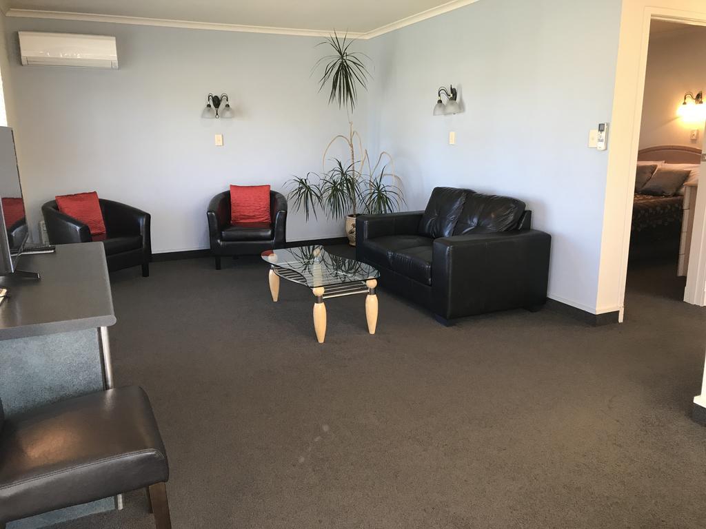 Pacific Harbour Motor Inn Гисборн Экстерьер фото
