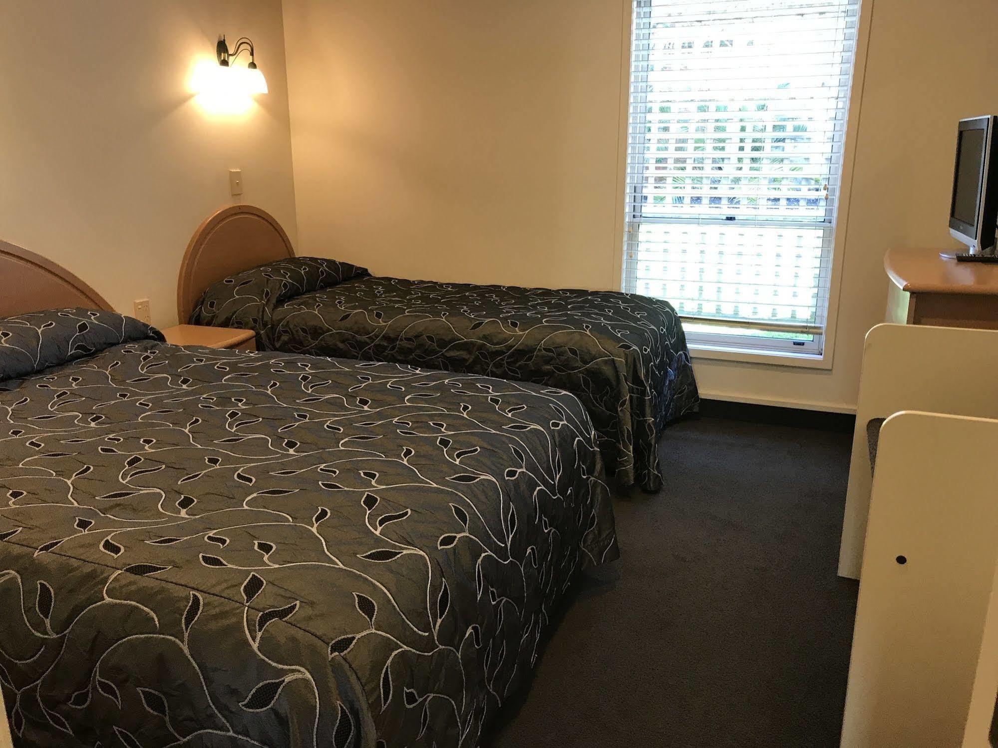 Pacific Harbour Motor Inn Гисборн Экстерьер фото
